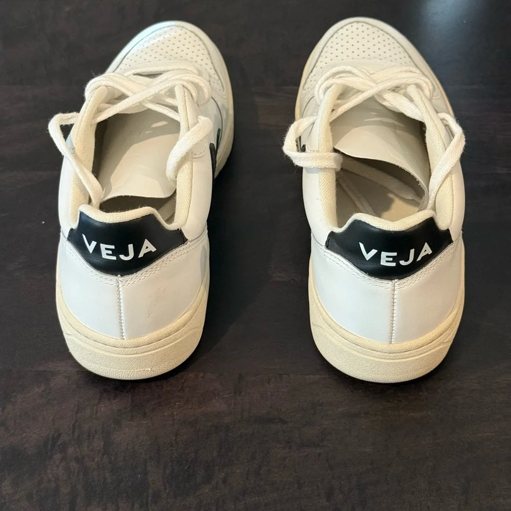 Veja V-10 Sneakers *NEW* - Picture 5 of 9